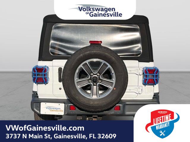 Used 2018 Jeep Wrangler Unlimited Sahara AWD/4WD image 5