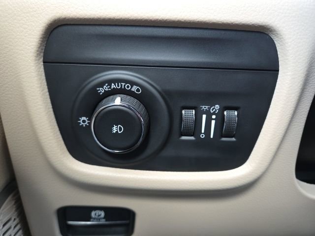 Used 2022 Jeep Grand Cherokee L Limited w/ Luxury Tech Group II image 61