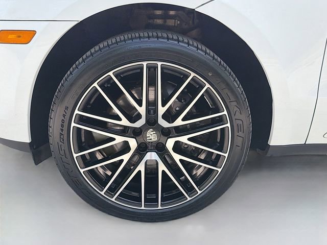 Used 2023 Porsche Macan Turbo image 40