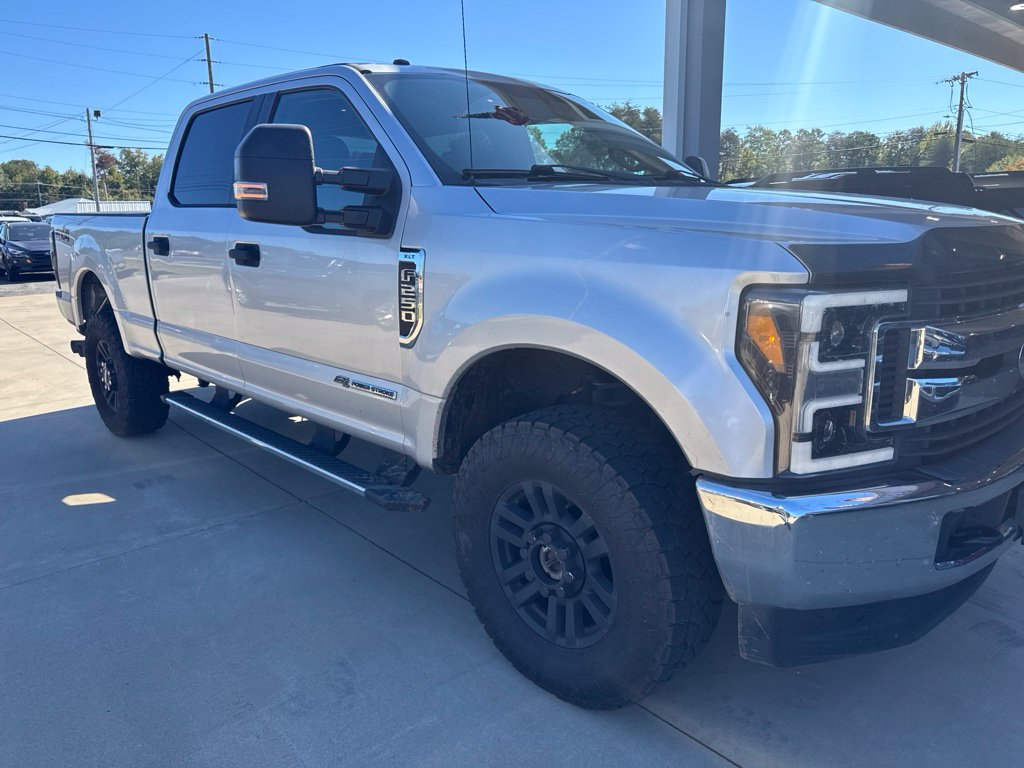 Used 2017 Ford F250 XLT AWD/4WD image 3