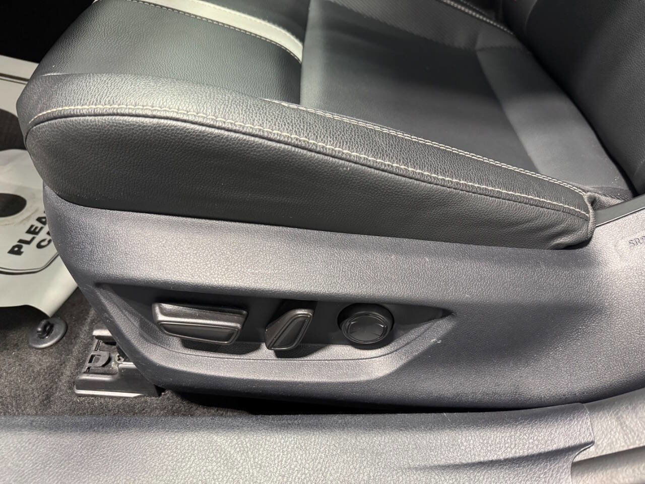 Used 2025 Toyota Camry SE image 11