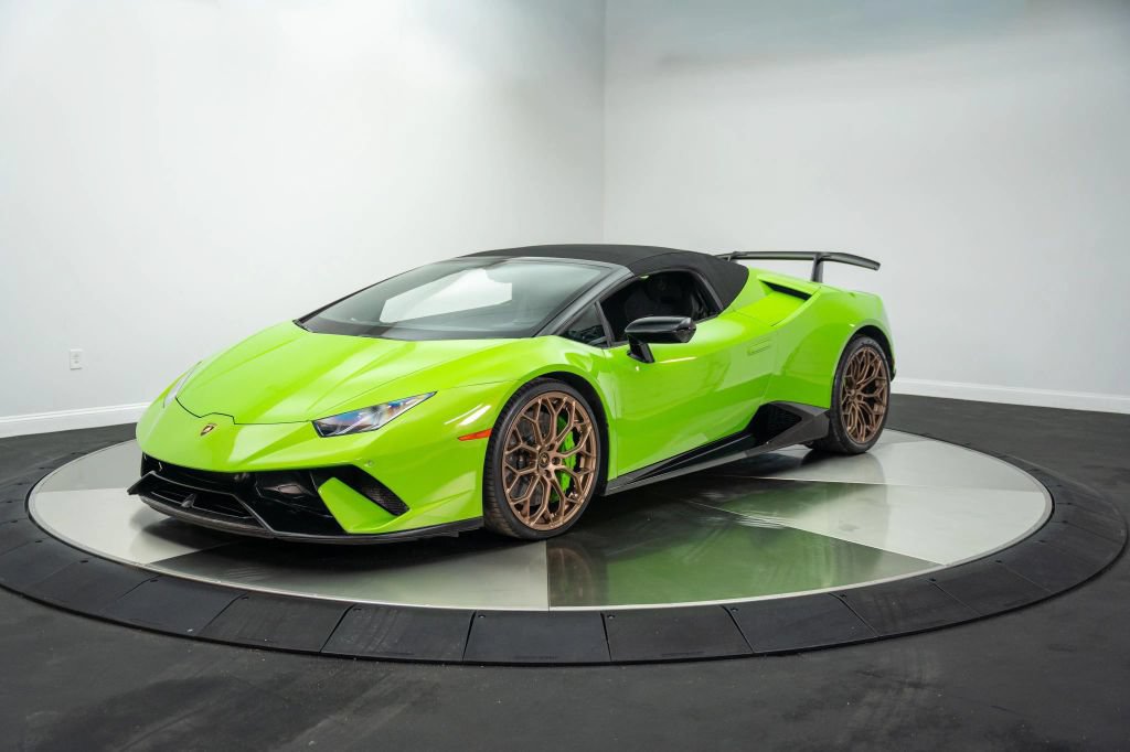 Used 2019 Lamborghini Huracan Performante AWD/4WD image 12
