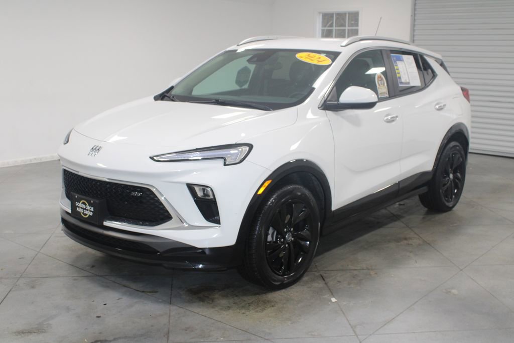 Used 2024 Buick Encore GX Sport Touring image 4