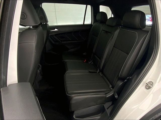 Certified 2023 Volkswagen Tiguan SE R-Line AWD/4WD image 23