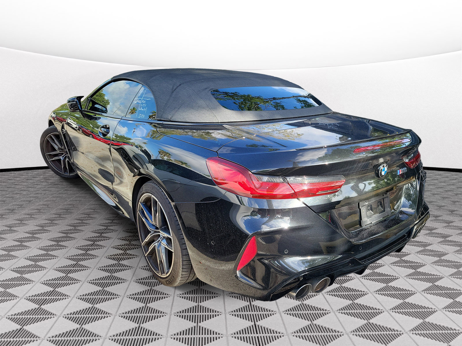 Used 2020 BMW M8 Convertible w/ Driving Assistance Package AWD/4WD image 3