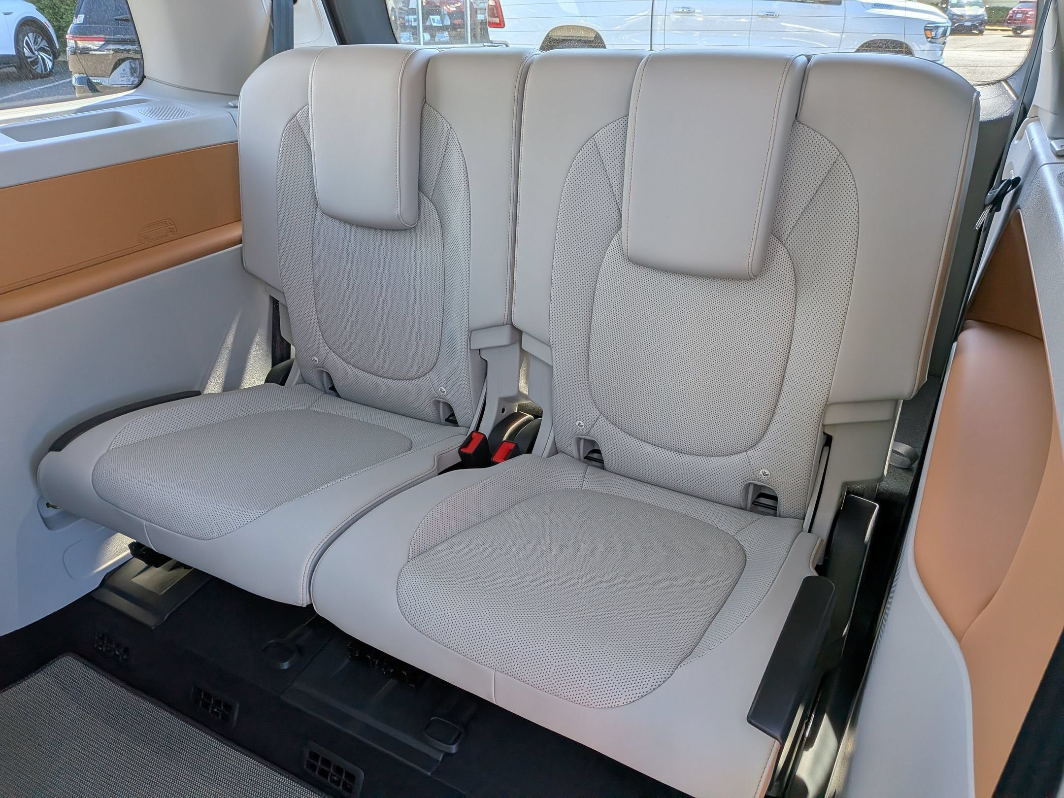 New 2025 Volkswagen ID. Buzz 1st Edition AWD/4WD image 25