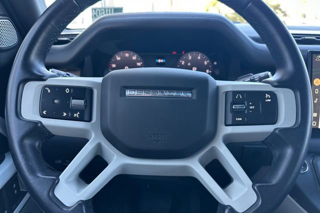 Used 2023 Land Rover Defender 130 SE image 22