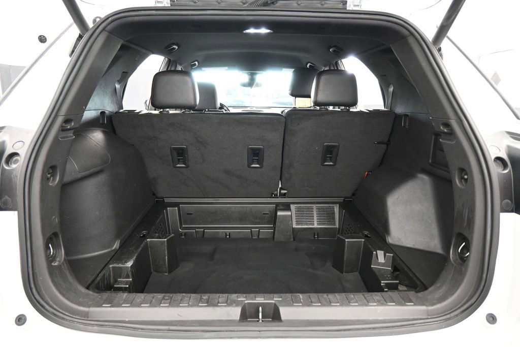 Used 2023 Chevrolet Equinox RS FWD image 32