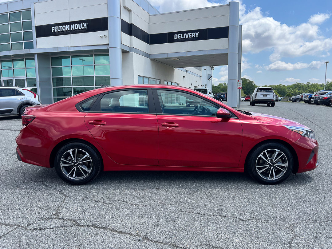 Used 2023 Kia Forte LXS FWD image 5