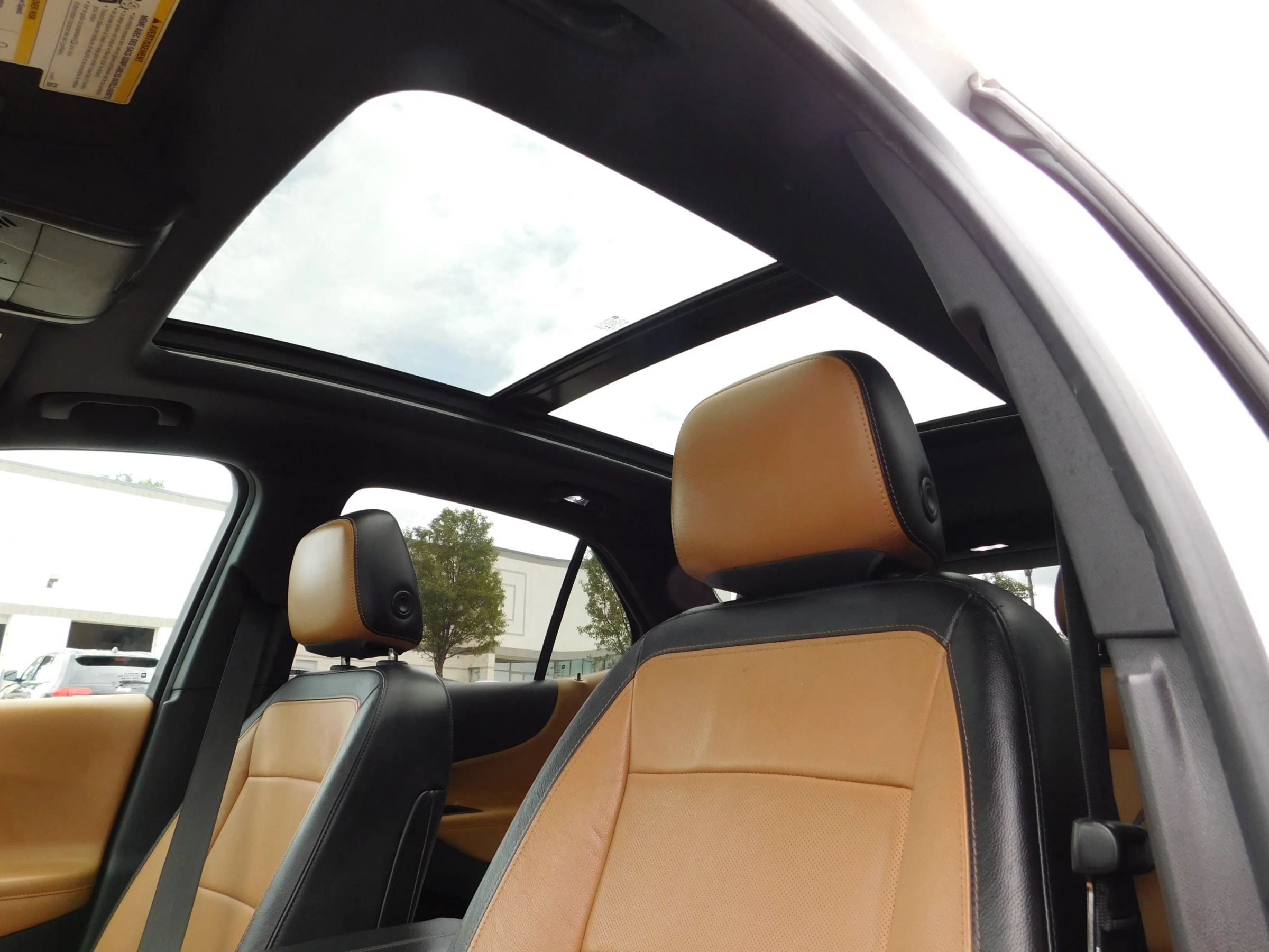 Used 2020 Chevrolet Equinox Premier FWD image 22