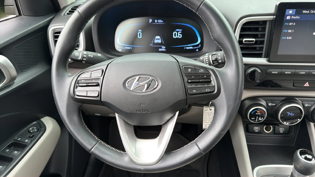 Used 2023 Hyundai Venue SEL FWD image 14