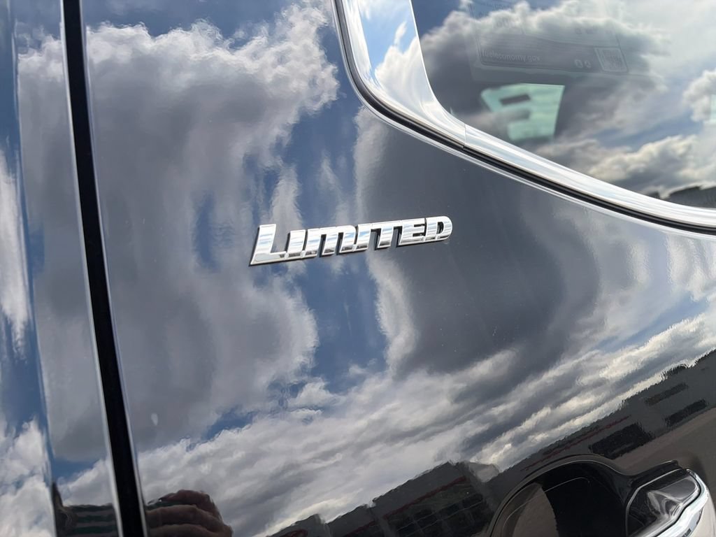New 2026 Toyota Tundra Limited AWD/4WD image 32