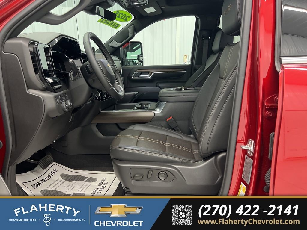 Used 2025 Chevrolet Silverado 3500 High Country w/ Technology Package image 9