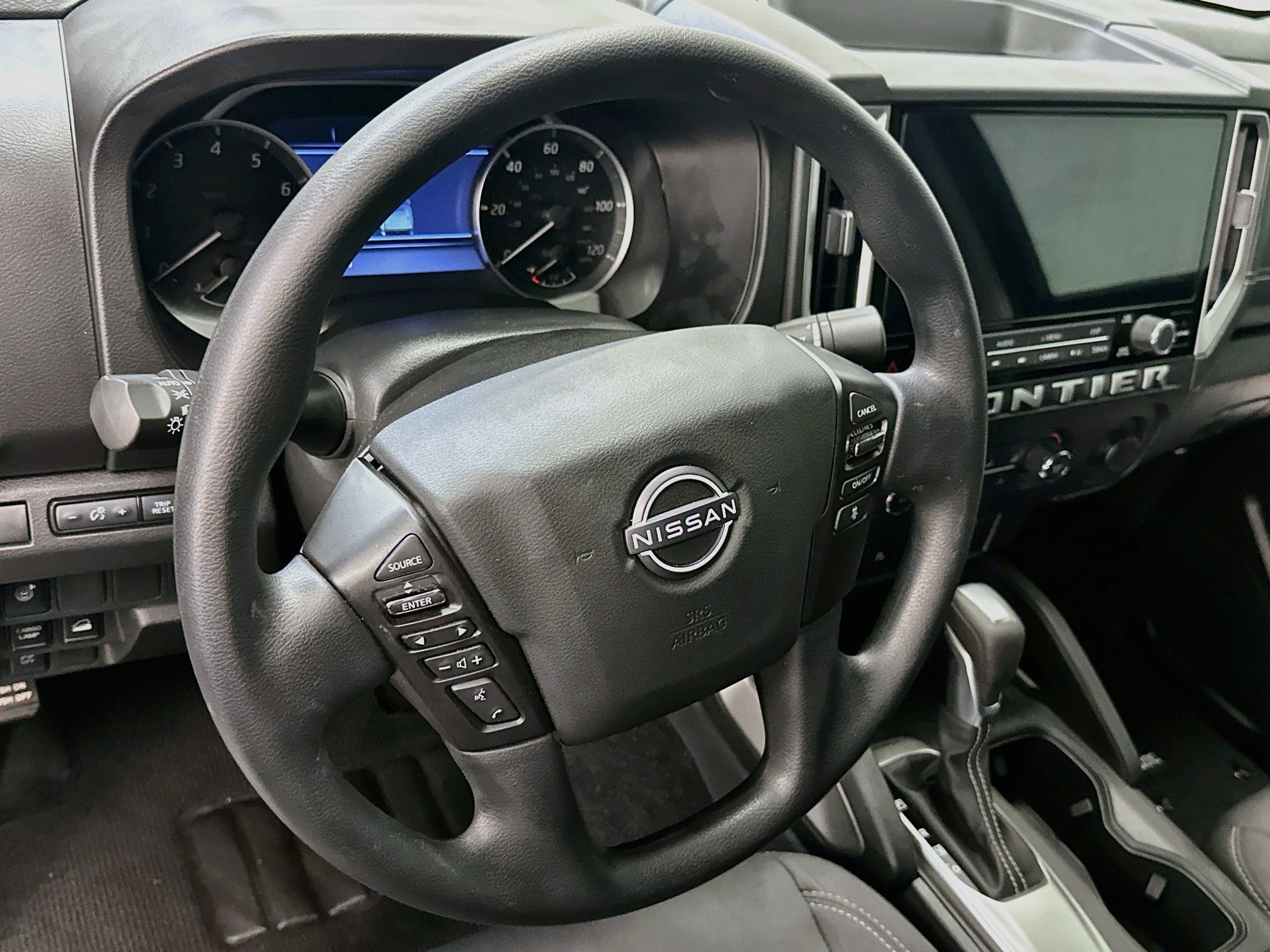 Used 2025 Nissan Frontier SV AWD/4WD image 18