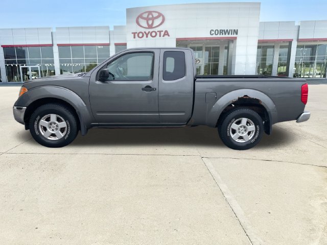 Used 2007 Nissan Frontier SE w/ SE Value Truck Pkg AWD/4WD image 2