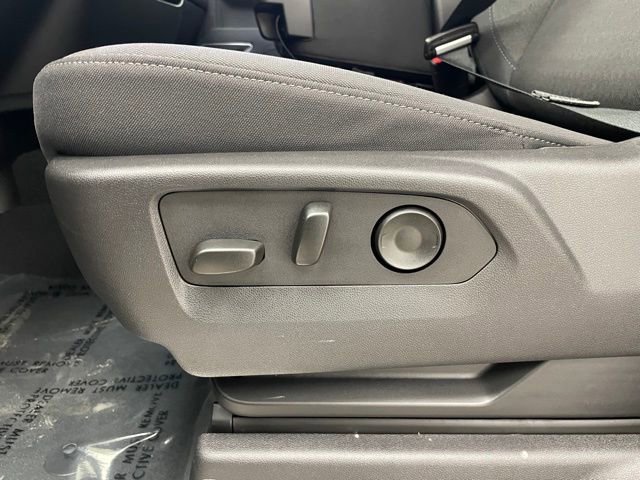 Used 2025 Chevrolet Silverado 1500 LT image 11