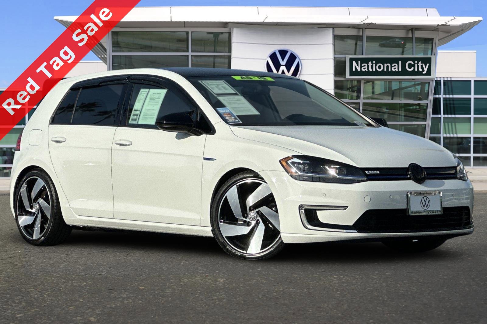 Used 2017 Volkswagen e-Golf SEL Premium image 2