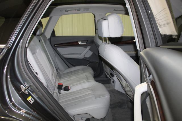 Used 2020 Audi Q5 2.0T Premium AWD/4WD image 24
