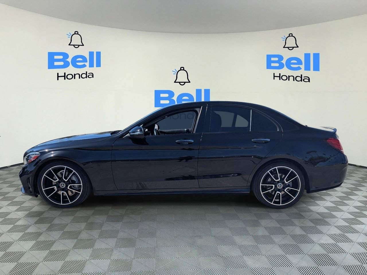 Used 2021 Mercedes-Benz C 300 Sedan image 2