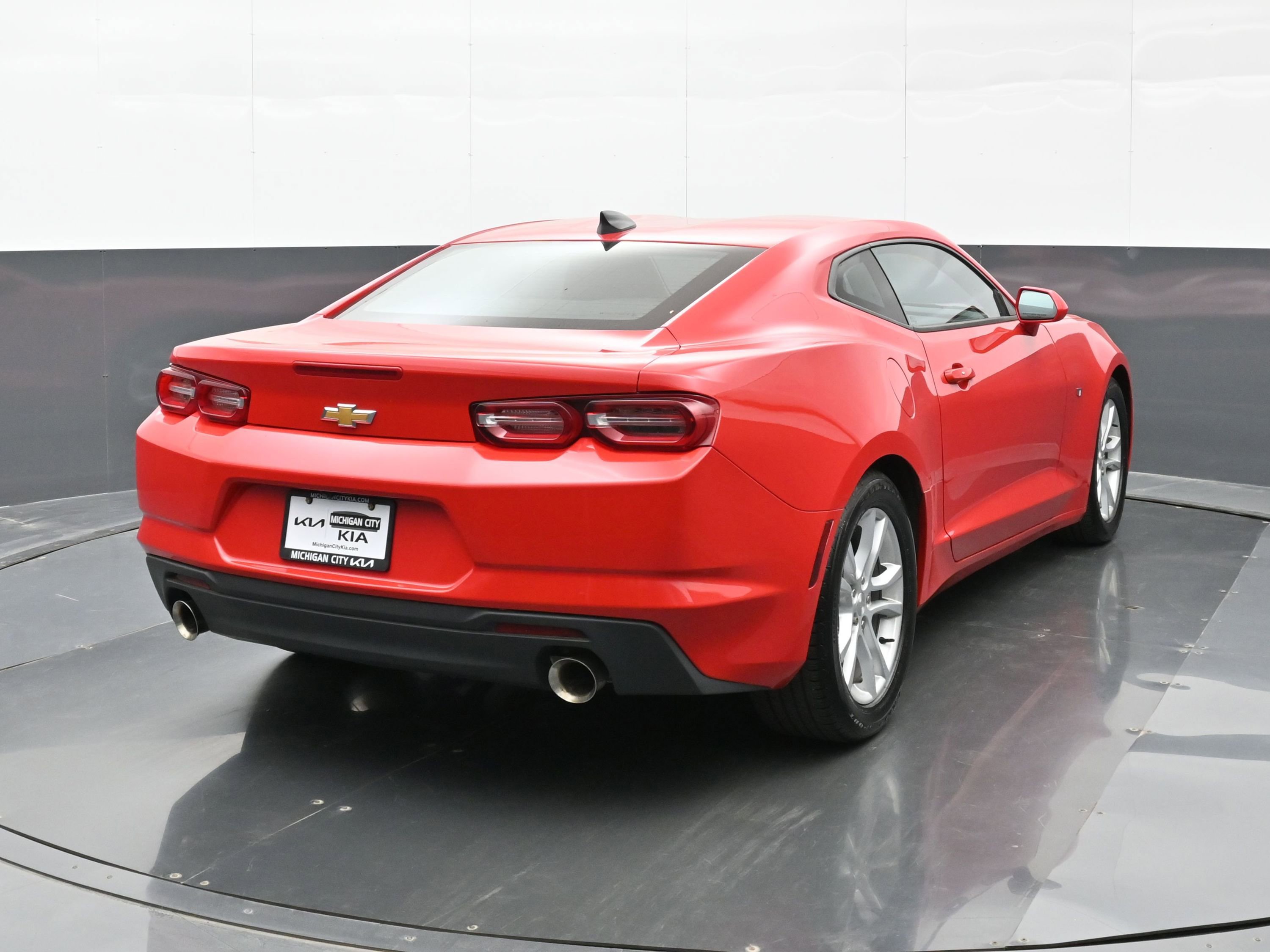 Used 2021 Chevrolet Camaro LS RWD image 4