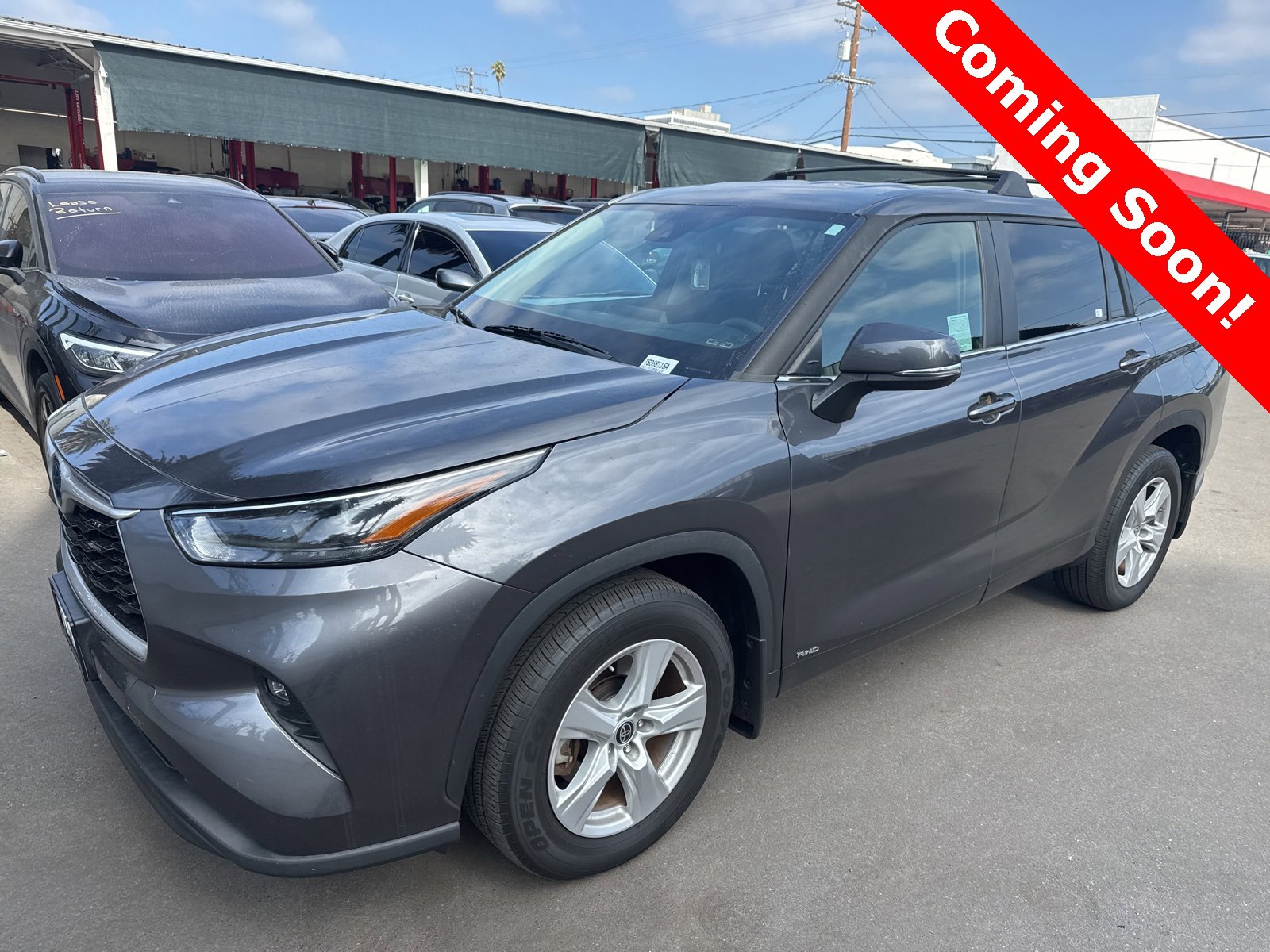 Used 2023 Toyota Highlander LE