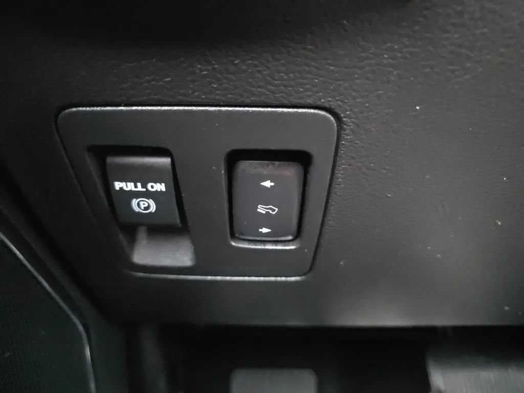Used 2020 Ford F150 Lariat w/ Equipment Group 502A Luxury AWD/4WD image 35
