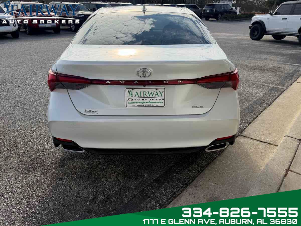 Used 2022 Toyota Avalon XLE image 5