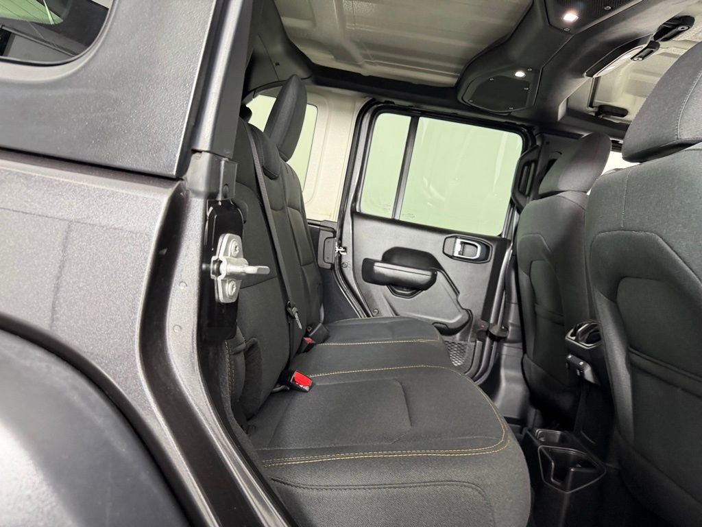 Used 2025 Jeep Wrangler Sport S image 29