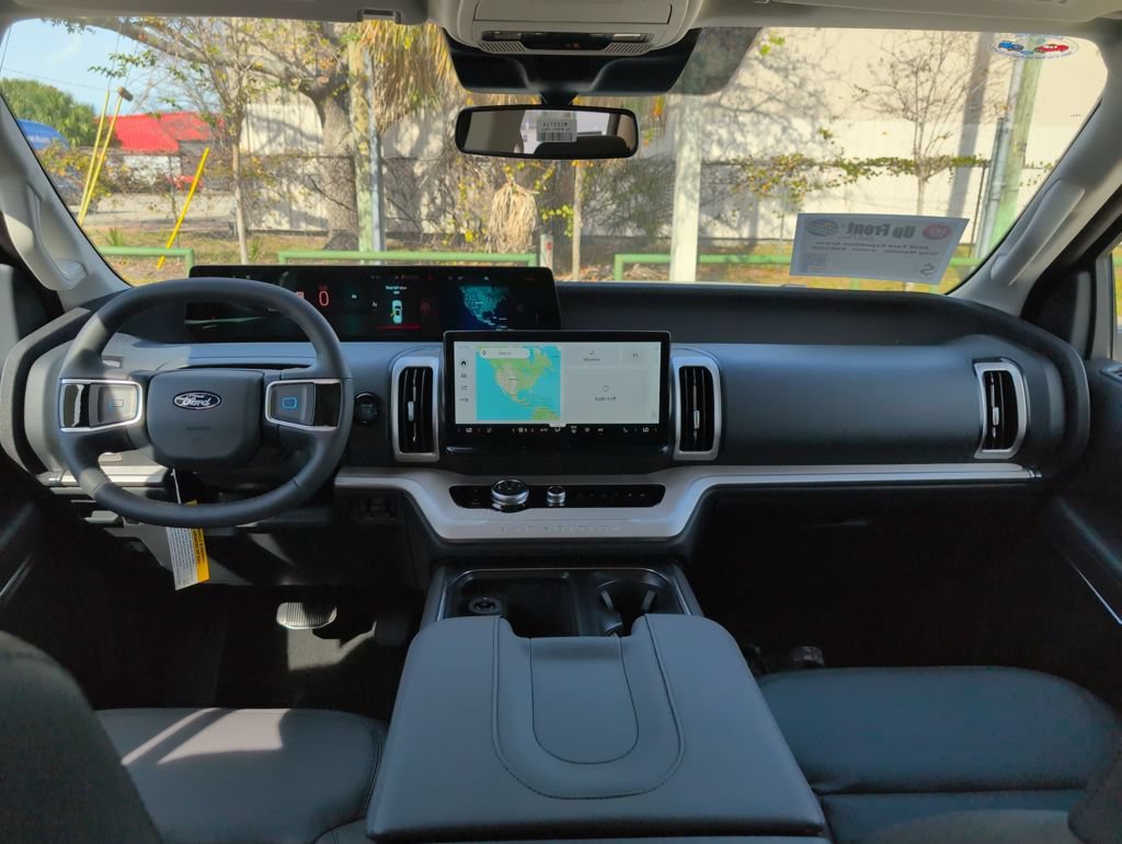 New 2026 Ford Expedition Active RWD image 8