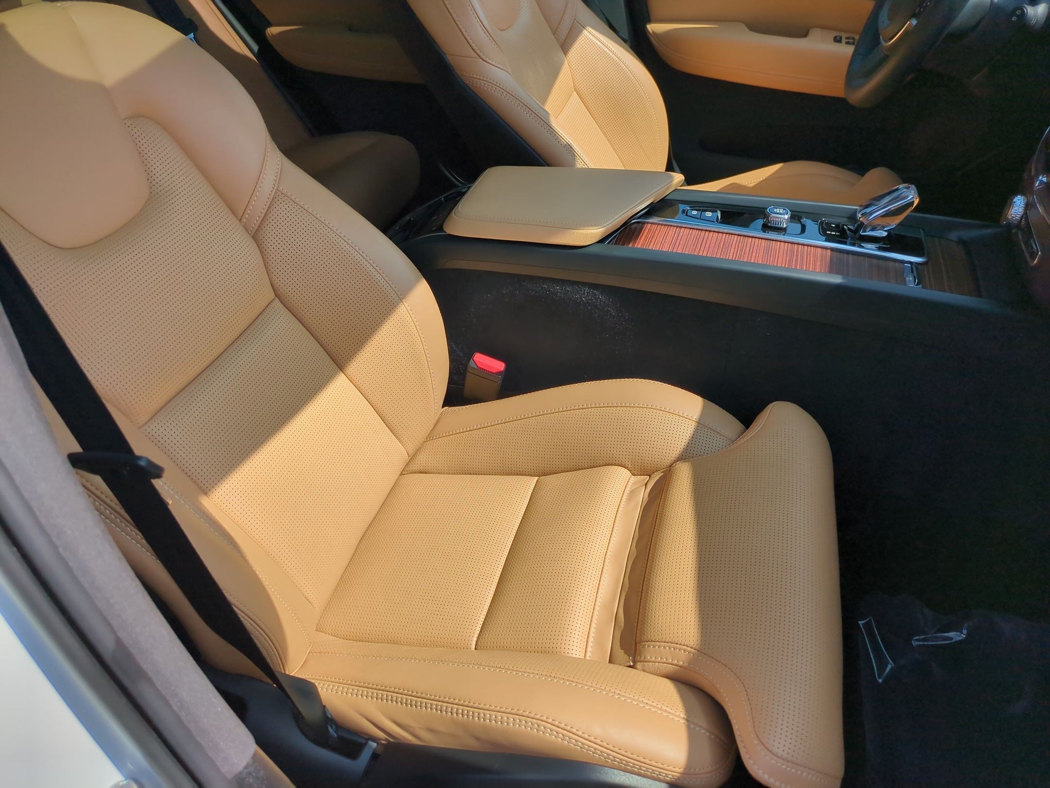 Used 2023 Volvo XC60 B5 Ultimate w/ Climate Package AWD/4WD image 36