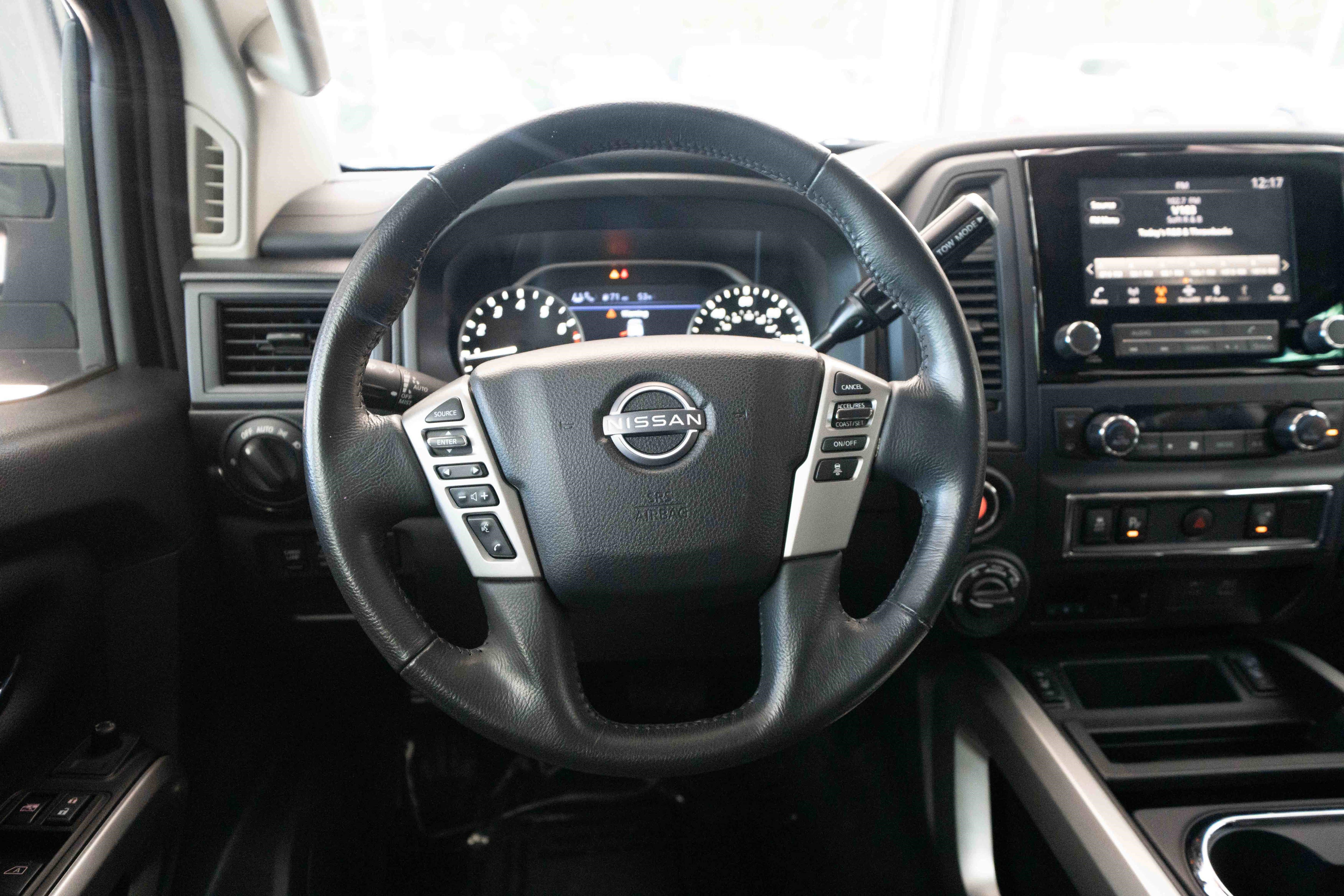 Used 2024 Nissan Titan SV w/ SV Convenience Package AWD/4WD image 21