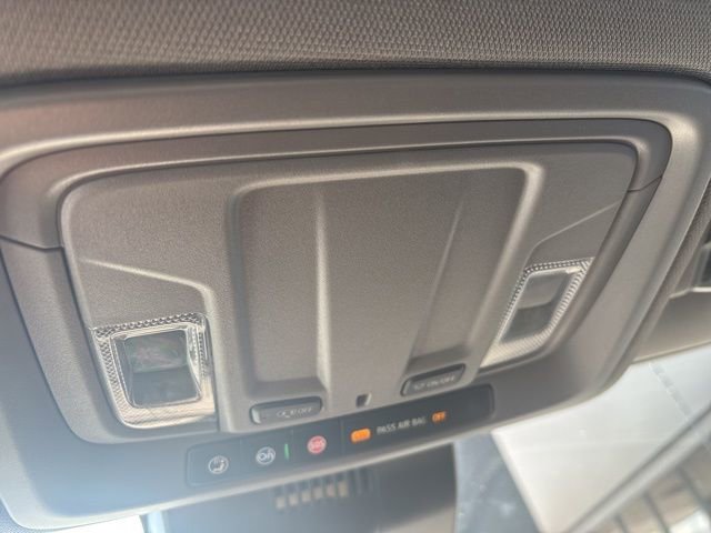 Used 2025 Chevrolet Silverado 1500 LT image 17