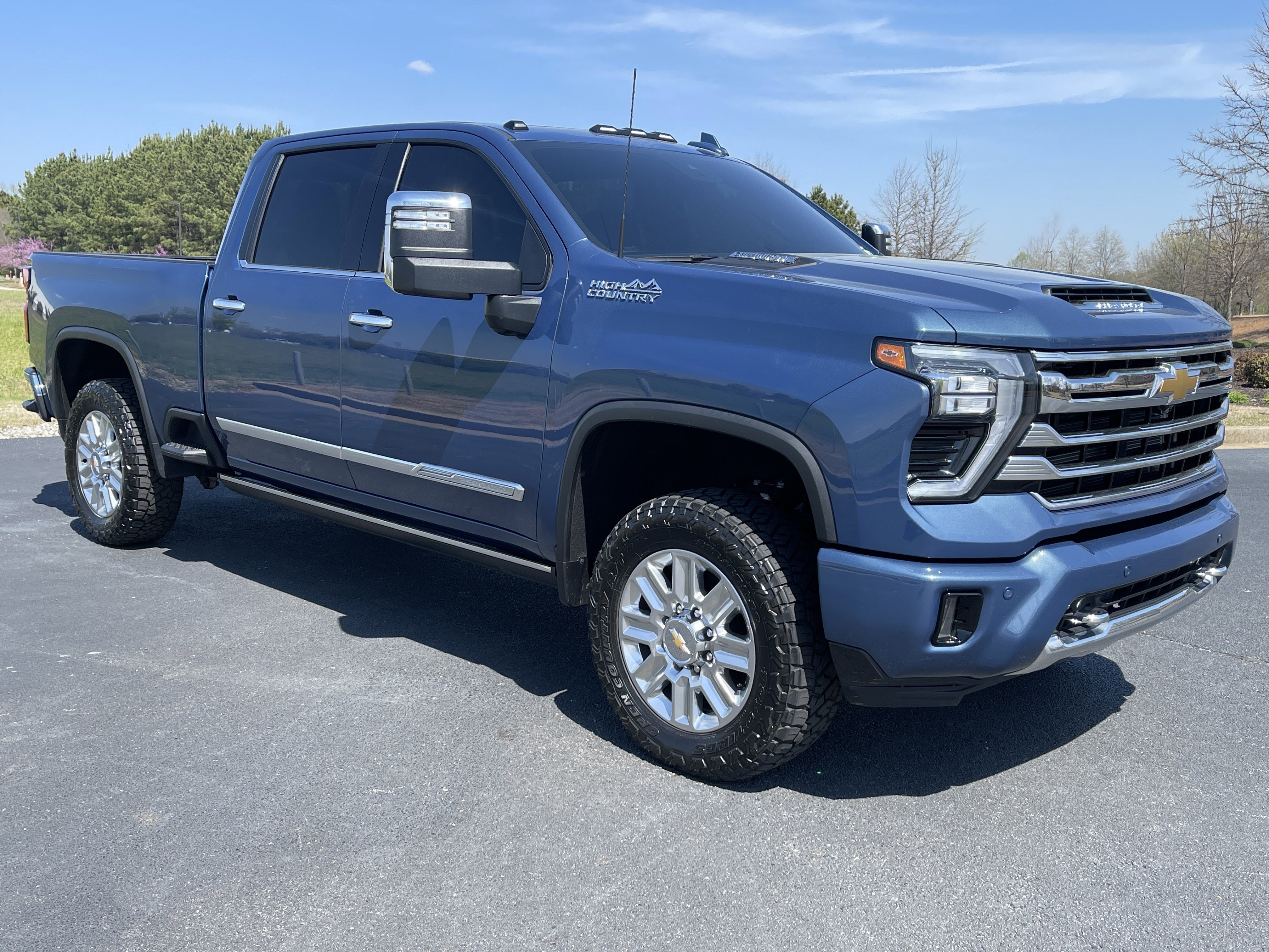 Used 2024 Chevrolet Silverado 2500 High Country w/ High Country Premium Package image 2