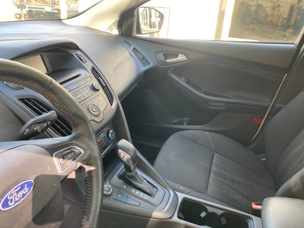 Used 2017 Ford Focus SE w/ Cold Weather Package image 16