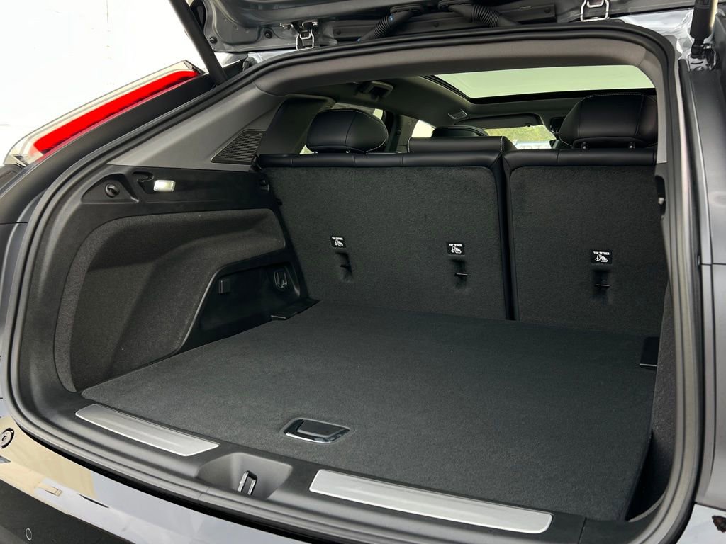 New 2026 Cadillac Optiq Luxury 1 image 19