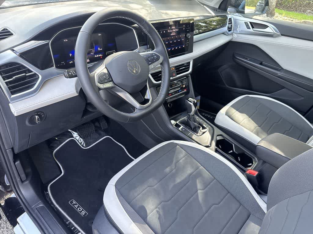 New 2026 Volkswagen Taos SE FWD image 14