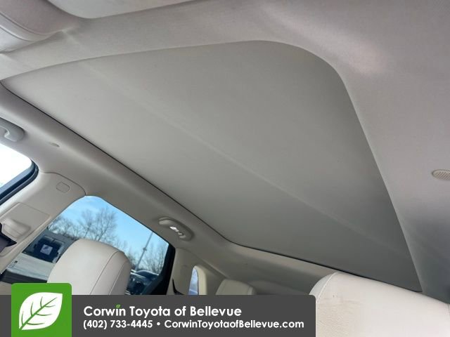 Used 2018 Cadillac XT5 Luxury w/ Driver Awareness Package image 21