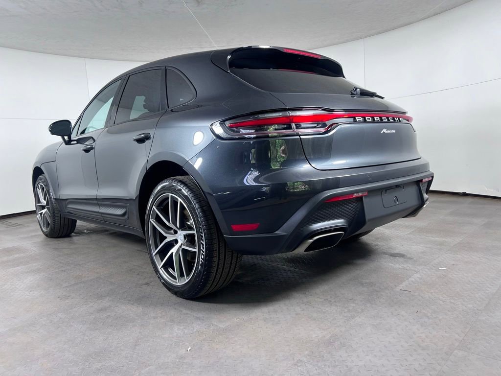 Certified 2026 Porsche Macan AWD/4WD image 3
