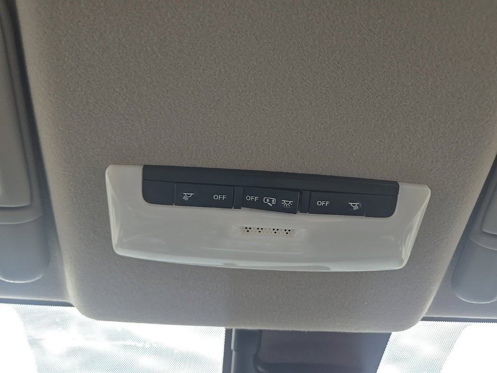 New 2025 Nissan Versa S w/ Trunk Package image 19