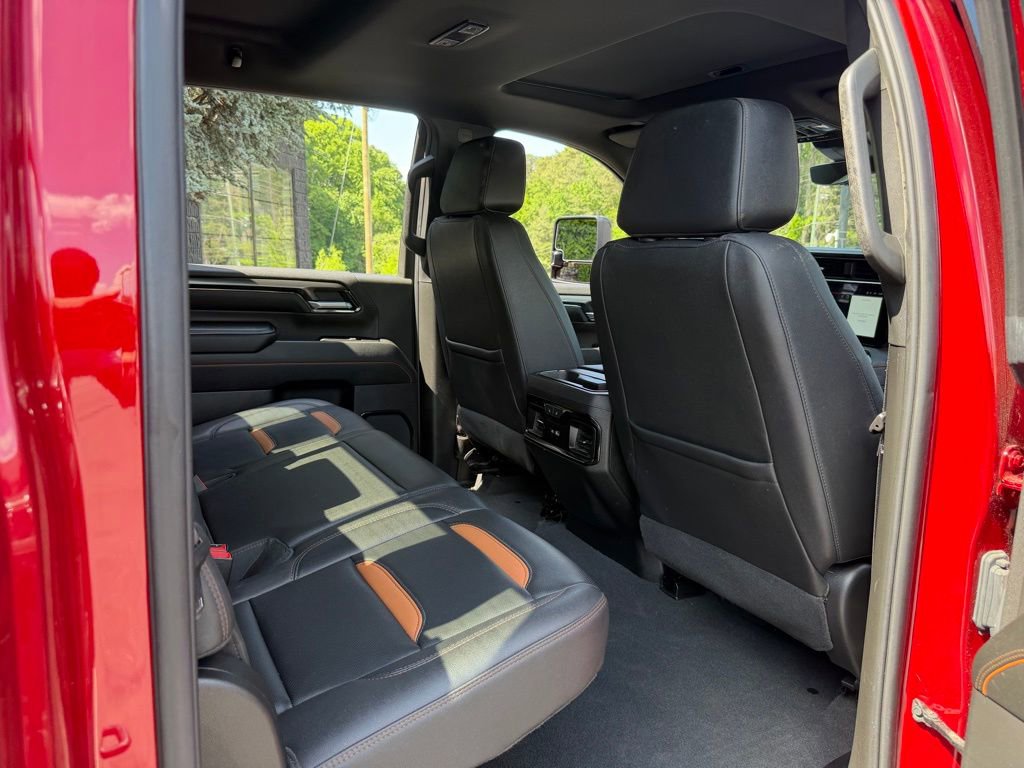 Used 2024 GMC Sierra 2500 AT4 w/ Technology Package AWD/4WD image 39
