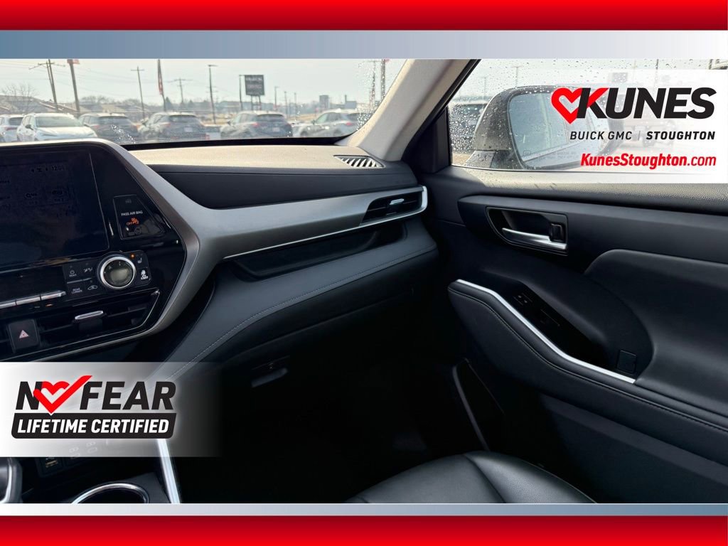 Used 2023 Toyota Highlander XLE image 34