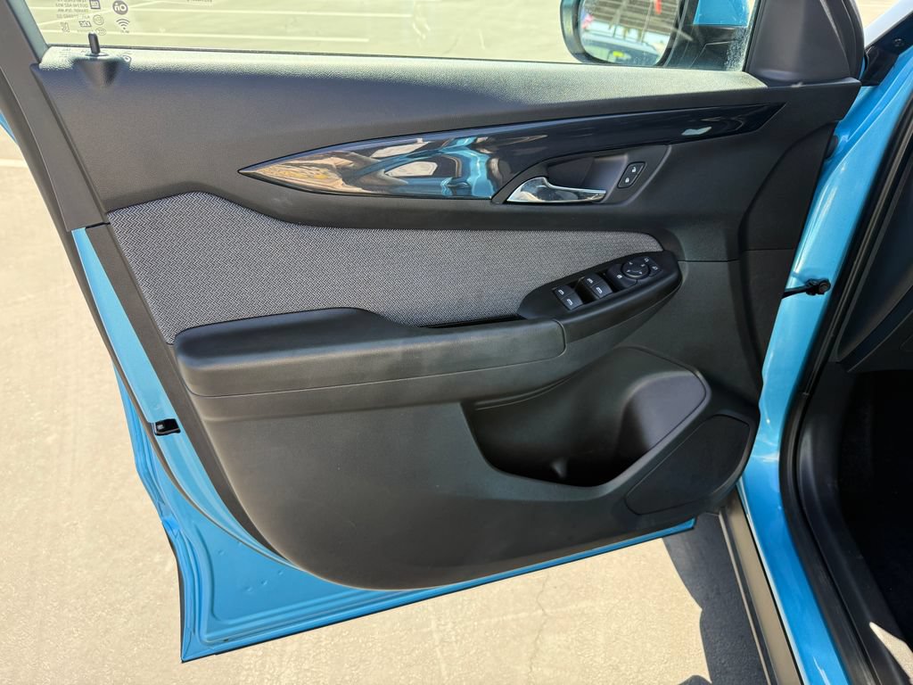 Used 2025 Chevrolet TrailBlazer LT FWD image 10
