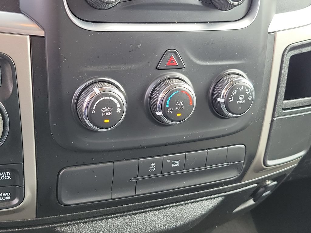 Used 2020 RAM 1500 Classic SLT AWD/4WD image 24