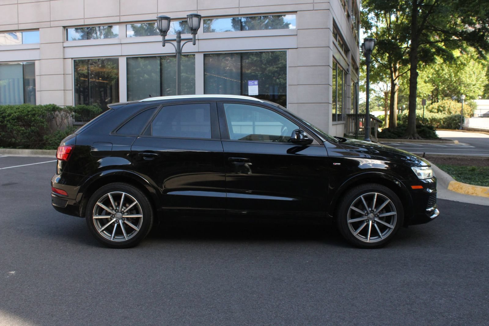 Used 2018 Audi Q3 2.0T Premium AWD/4WD image 6