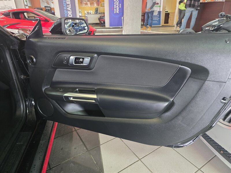 Used 2019 Ford Mustang Coupe w/ Black Accent Package image 11