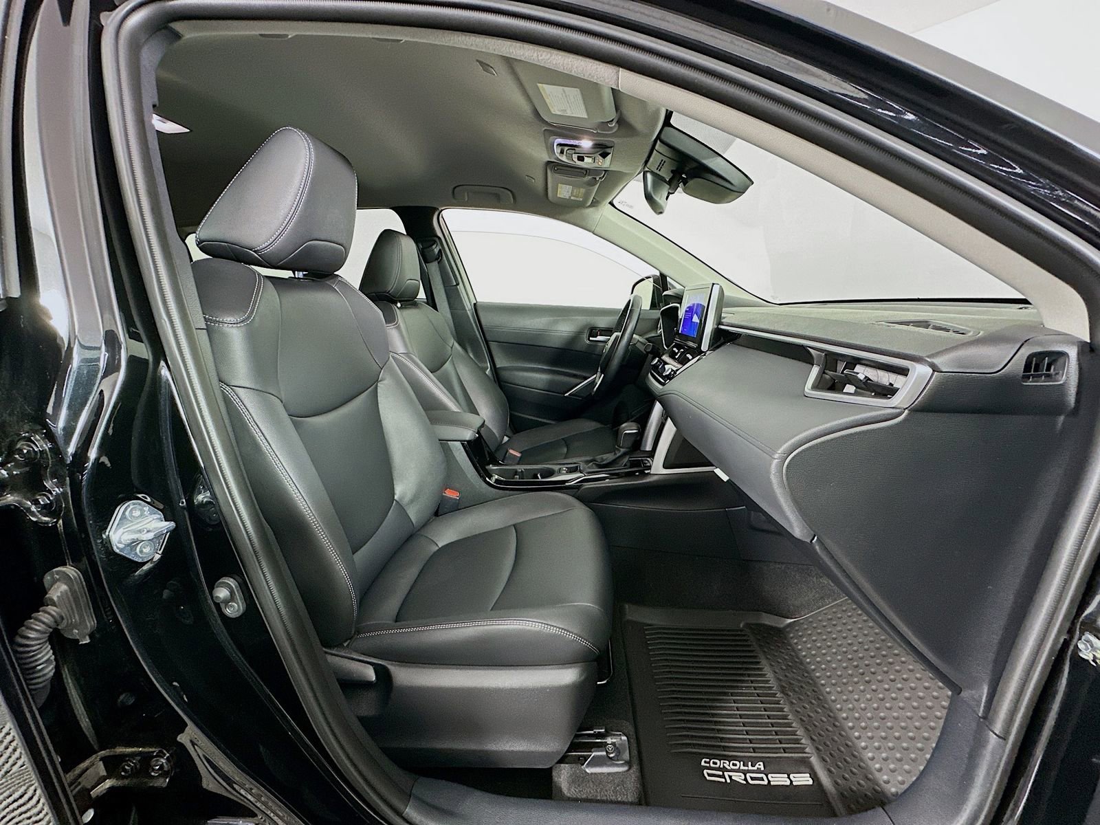 Certified 2023 Toyota Corolla Cross XLE w/ Black Badges Package (TMS) image 28