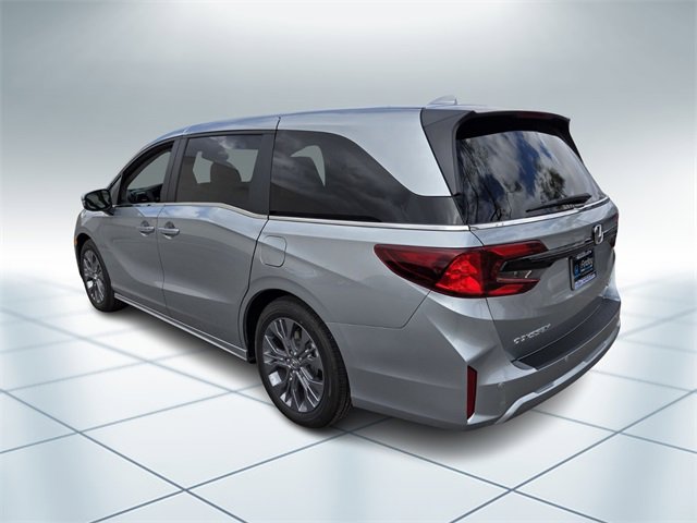 New 2026 Honda Odyssey Touring image 3