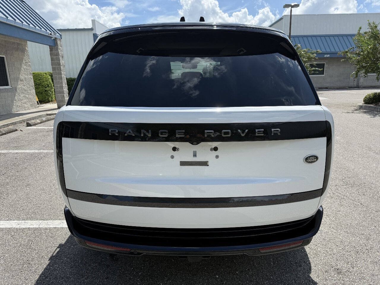 Used 2022 Land Rover Range Rover Long Wheelbase SE AWD/4WD image 6