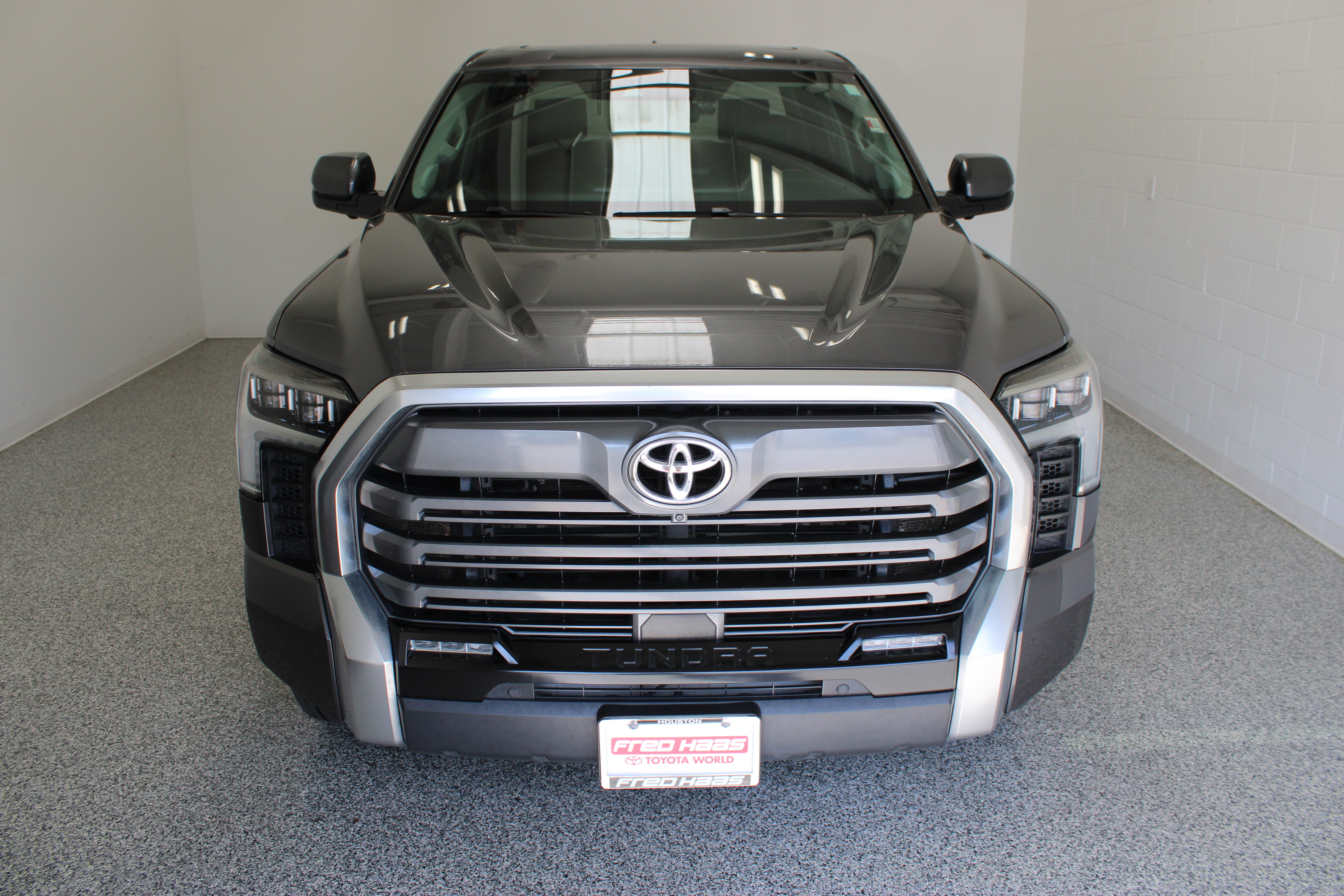 Used 2024 Toyota Tundra Limited AWD/4WD image 3