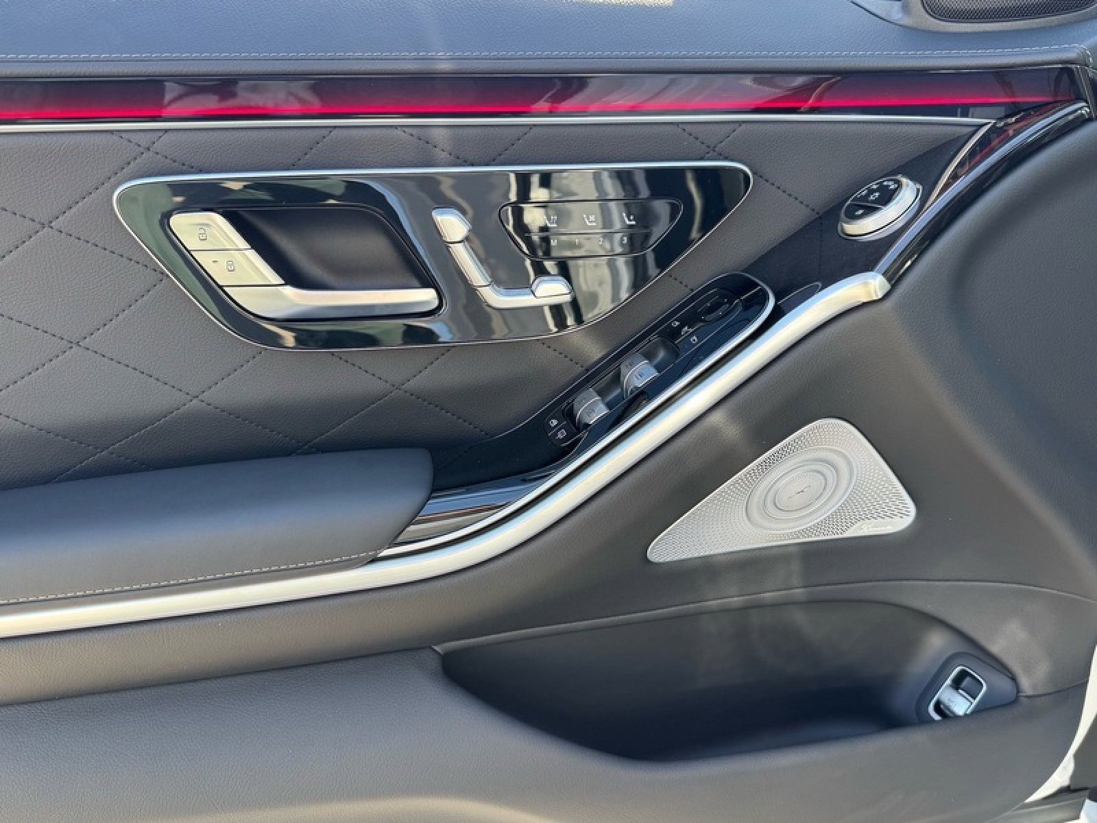 New 2026 Mercedes-Benz S 500 4MATIC image 12